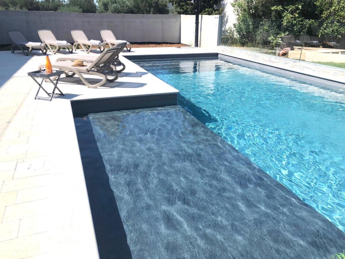Croliday Apartment With Pool Nin Vrsi Buitenkant foto