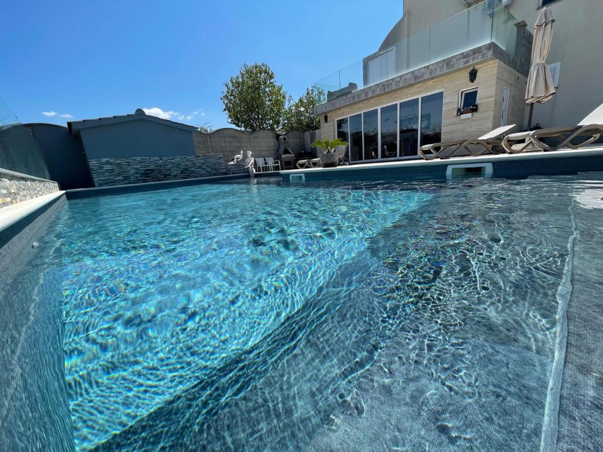 Croliday Apartment With Pool Nin Vrsi Buitenkant foto
