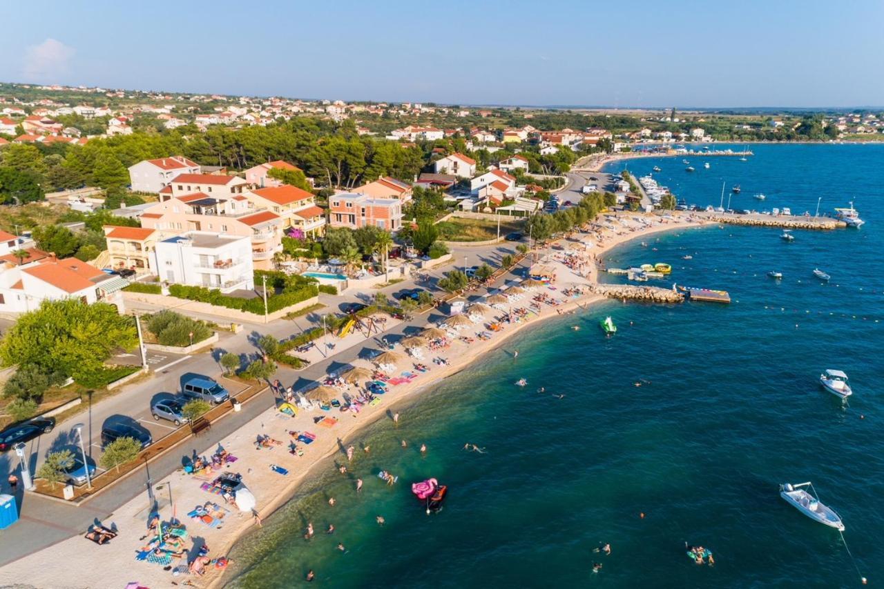 Croliday Apartment With Pool Nin Vrsi Buitenkant foto
