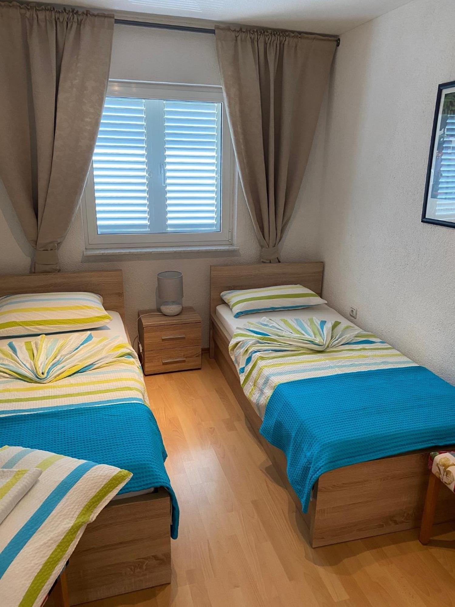 Croliday Apartment With Pool Nin Vrsi Buitenkant foto